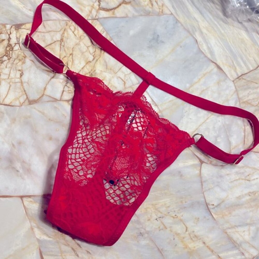 VS VERY SEXY Fishnet Floral V-String Panty Thong Small Red